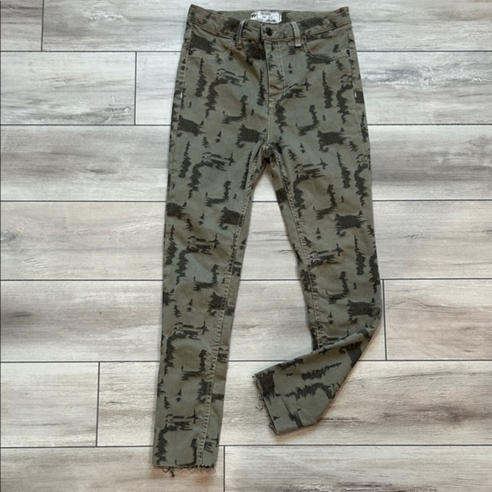 Free People Green skinny ankle jeans size 28